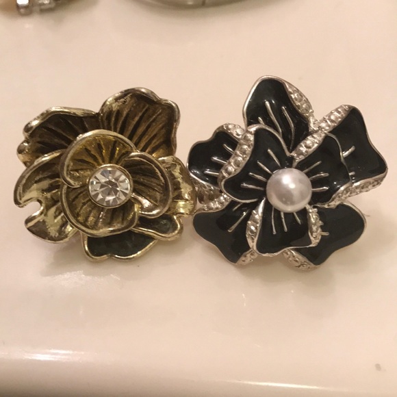 Flower rings - Picture 1 of 2